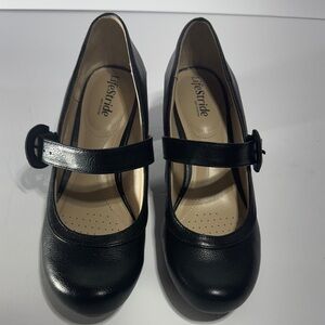 Life Stride Black Mary Jane Heels